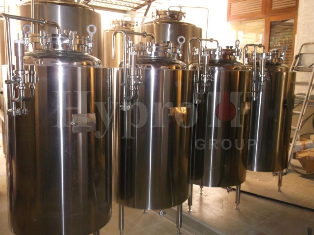 Unitanks & BBT Beer Serving Tanks